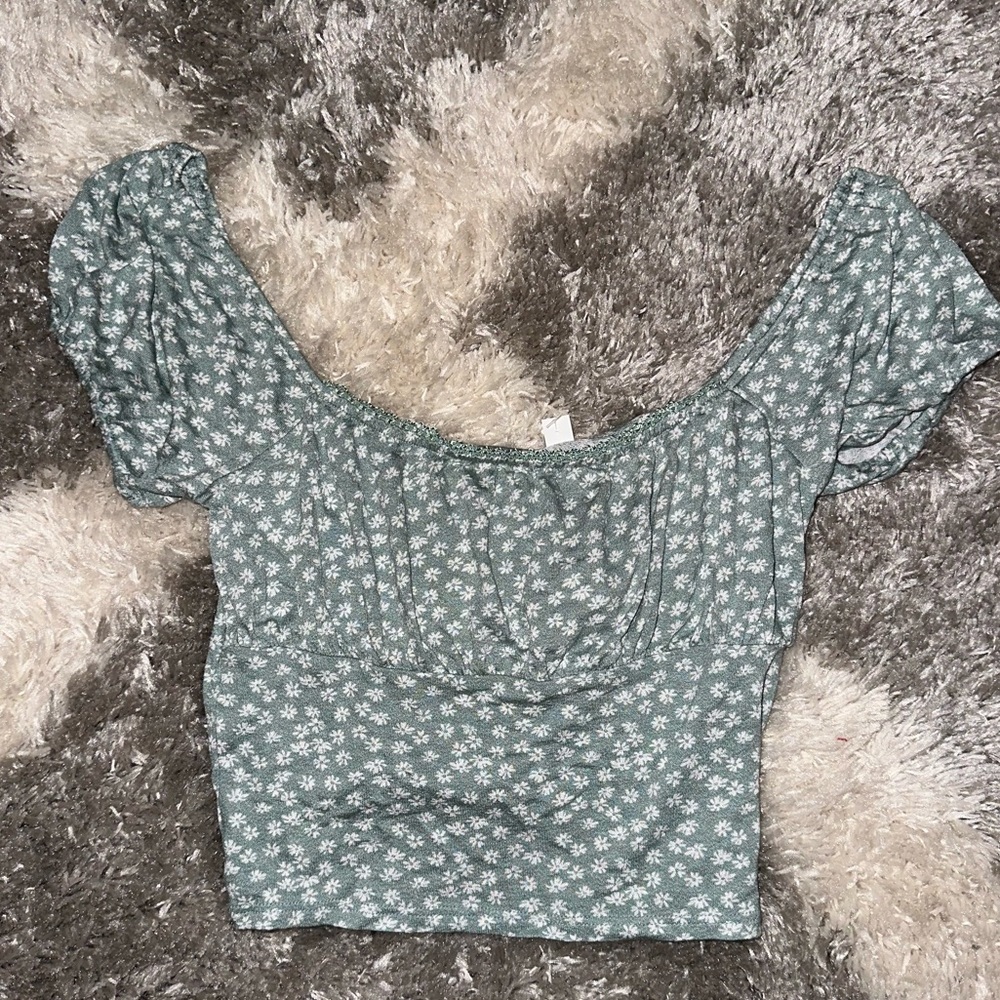 NWT- Light green crop top with white flowers (XS)